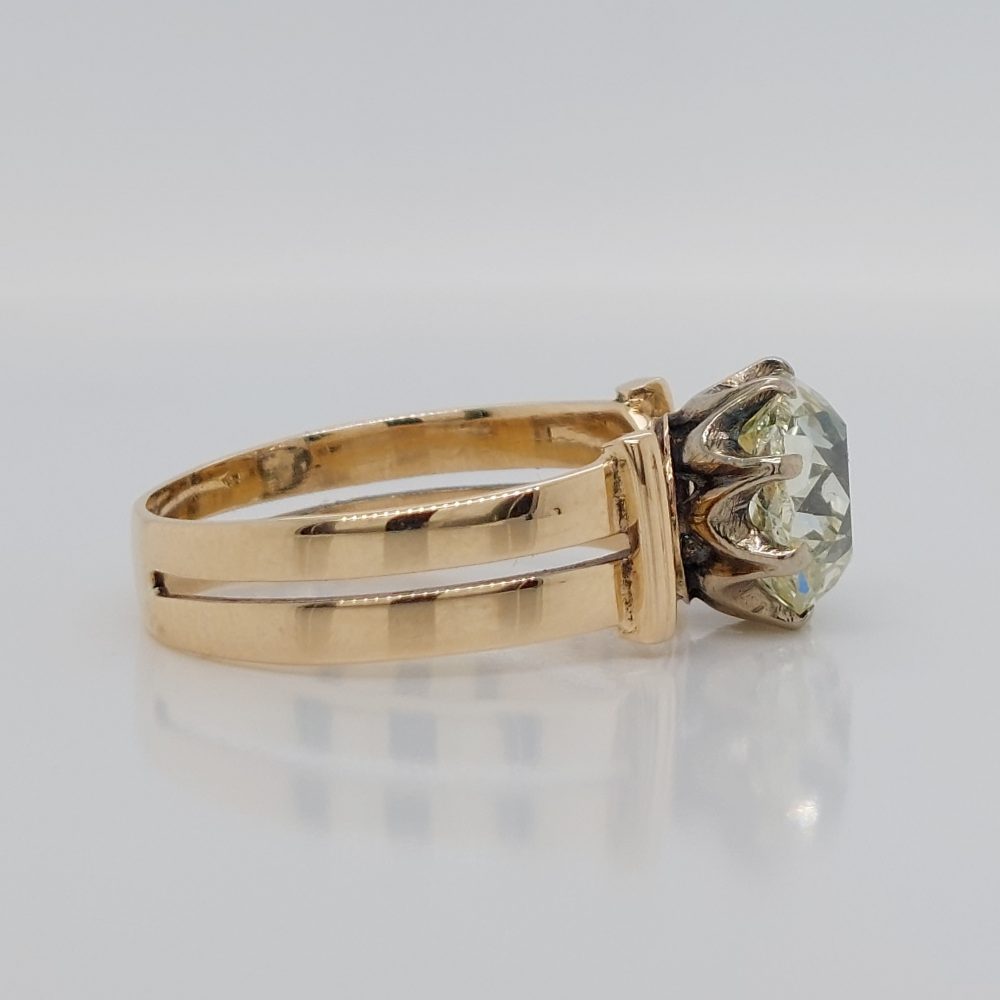 Antique Victorian 2.67ct Old Mine Cut Solitaire Ring