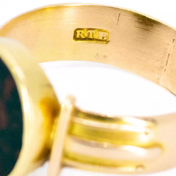 Antique Victorian Bloodstone 15ct Gold Signet Ring