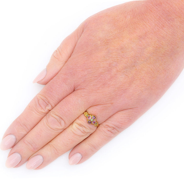 Antique Victorian Garnet and Emerald Cluster Ring in 15ct Gold, Mid 19th century Circa 1867