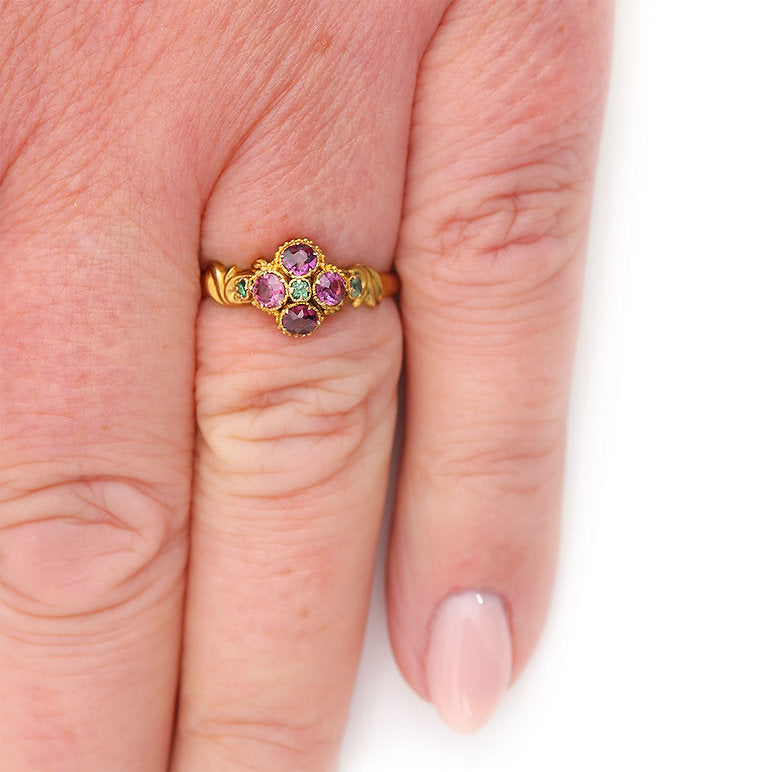 Antique Victorian Garnet and Emerald Cluster Ring in 15ct Gold, Mid 19th century Circa 1867