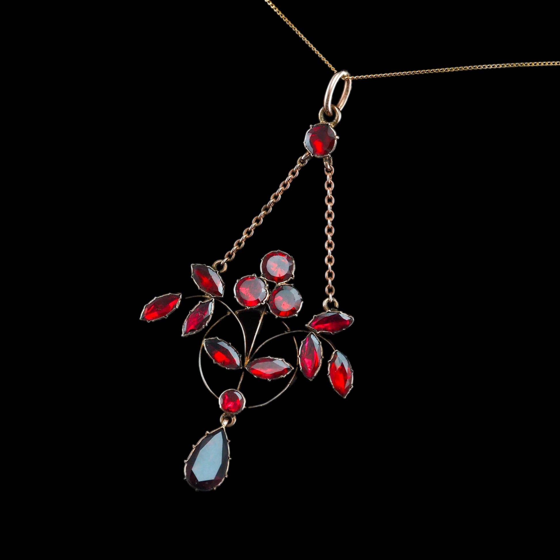 Art Nouveau Garnet Pendant Necklace