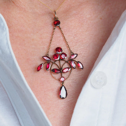 Art Nouveau Garnet Pendant Necklace