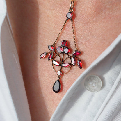 Art Nouveau Garnet Pendant Necklace
