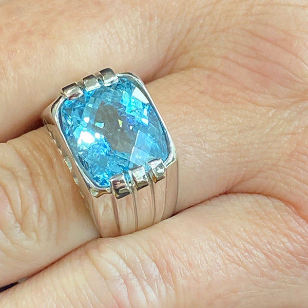 8.10ct Cushion Cut Aquamarine and 18ct White Gold Dress Ring