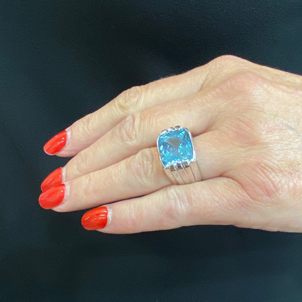 8.10ct Cushion Cut Aquamarine and 18ct White Gold Dress Ring