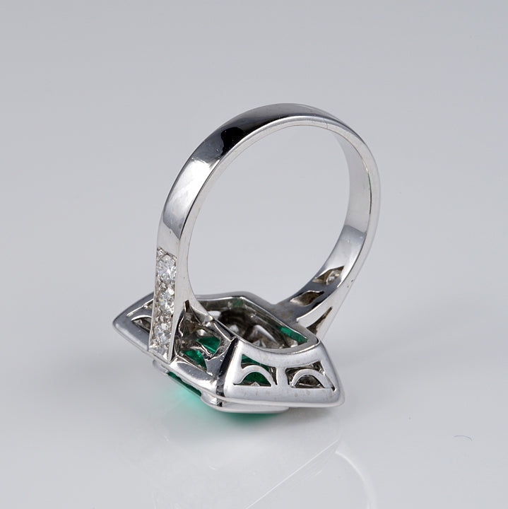 Art Deco 2.1ct Emerald and Diamond Cluster Ring