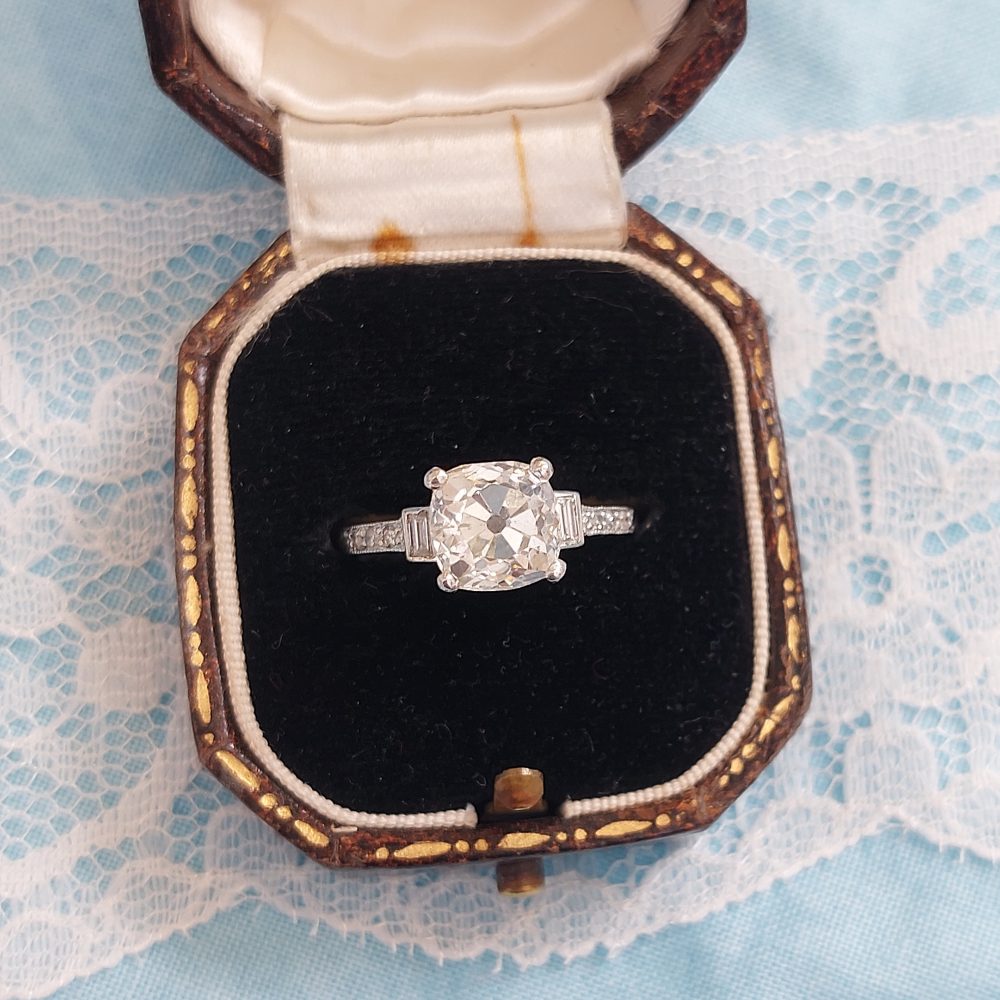 Vintage engagement ring Art Deco 2.54ct Old Mine Cut Diamond Solitaire Ring in Platinum