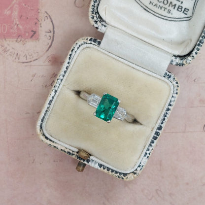 Art Deco Antique Emerald and Diamond Ring