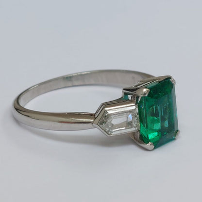 Art Deco Antique Emerald and Diamond Ring
