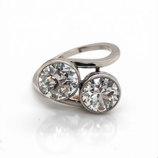 Art Deco Old European Cut Diamond Toi et Moi Engagement Ring in Platinum