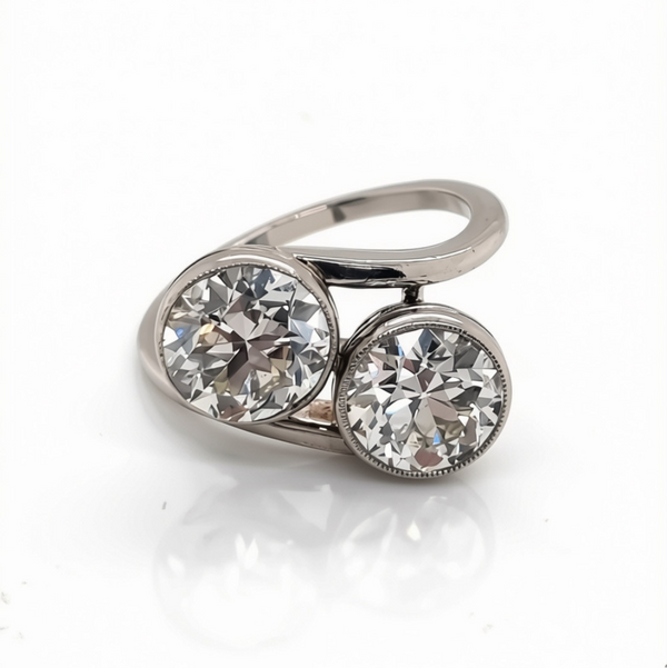Art Deco Old European Cut Diamond Toi et Moi Engagement Ring in Platinum