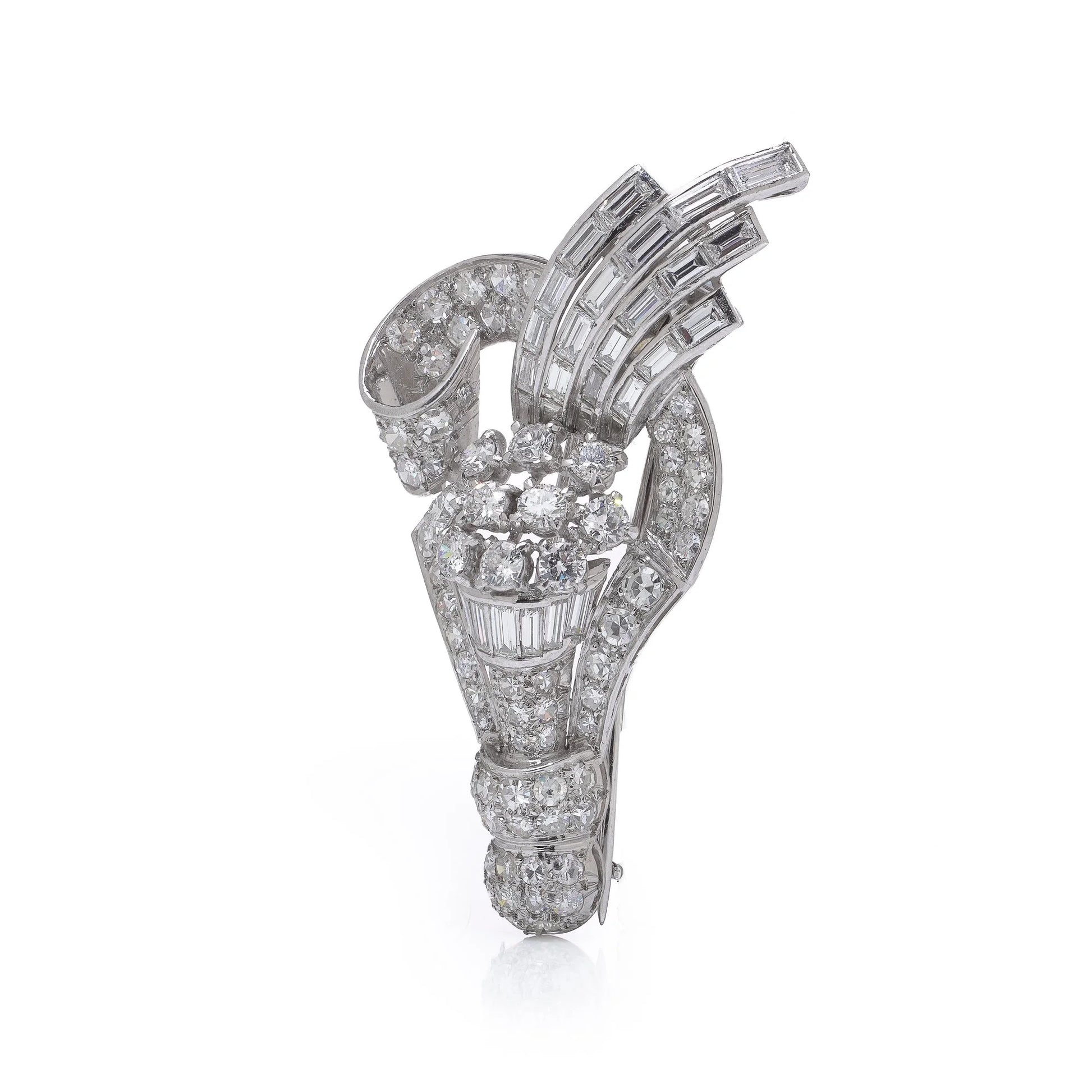Art Deco spray diamond brooch, round baguette cut diamonds platinum 1930s