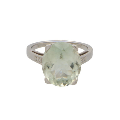 Aquamarine and diamond cocktail ring in white gold.