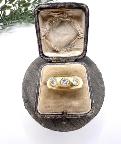 Vintage 18 Carat Yellow Gold Three Stone Diamond Band Ring, Hallmarked London 1992