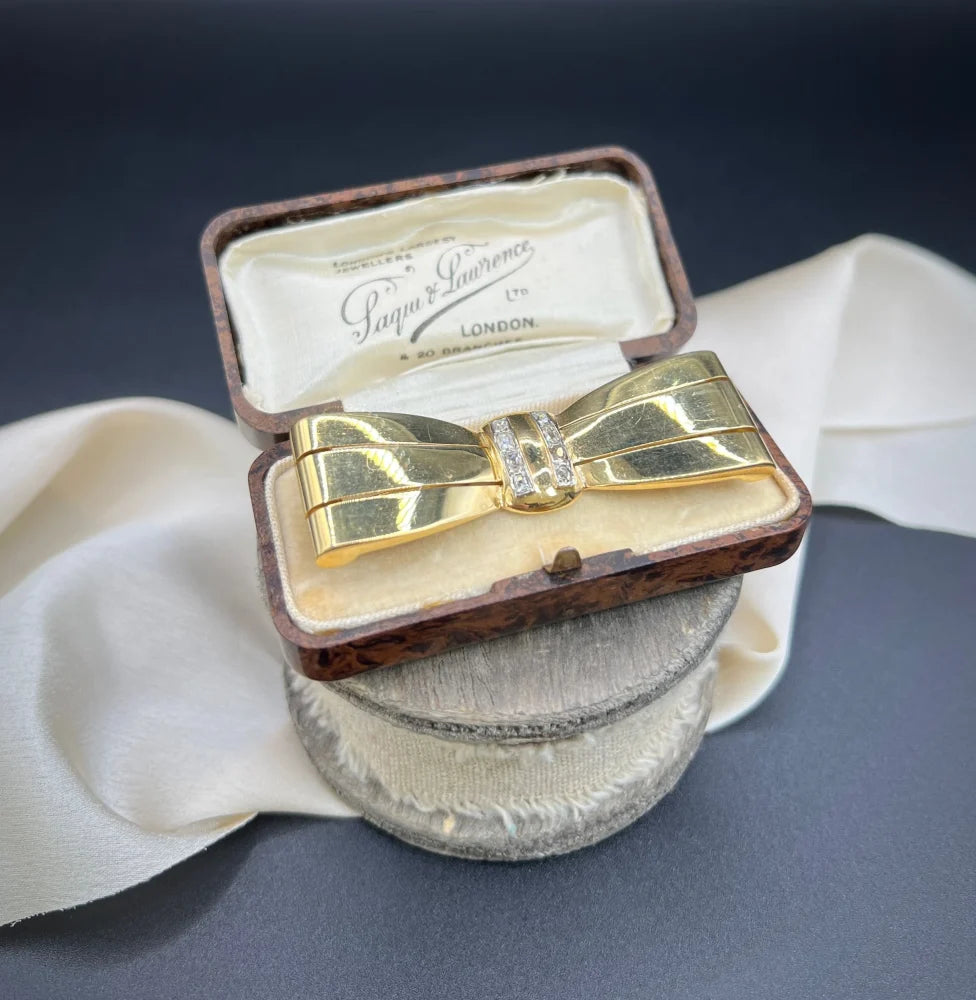 Vintage 1940s Cushion Cut Diamond Set 18ct Gold Bow Brooch