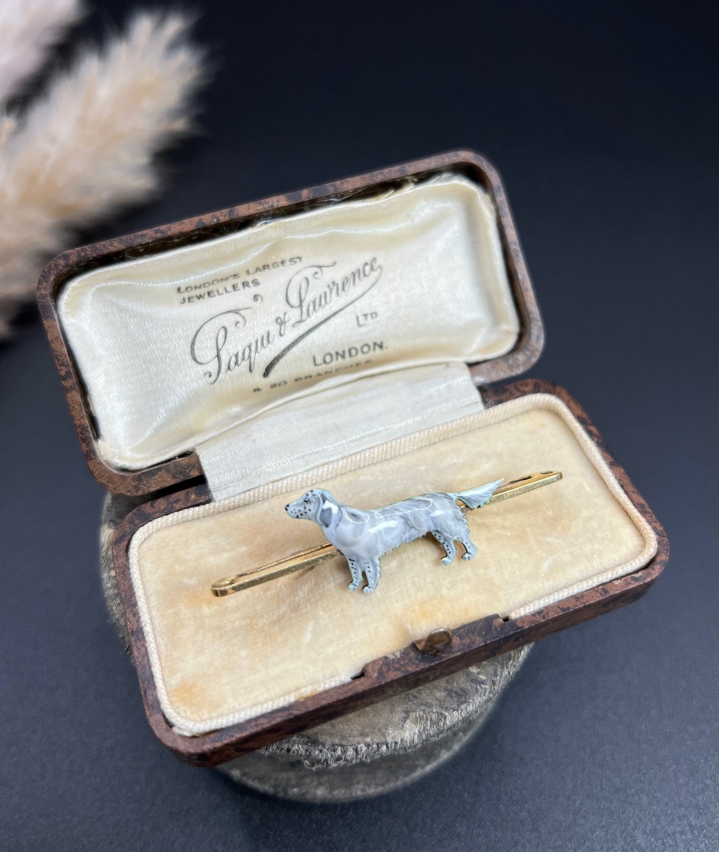 Art Deco 15 Carat Yellow Gold English Setter Enamel Dog Brooch, Circa 1920