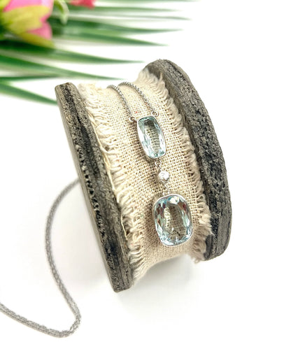 Vintage platinum, 1920s Aquamarine & Diamond Pendant Necklace