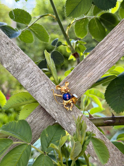 Vintage 18KT Gold Lapis Lazuli Mouse Brooch