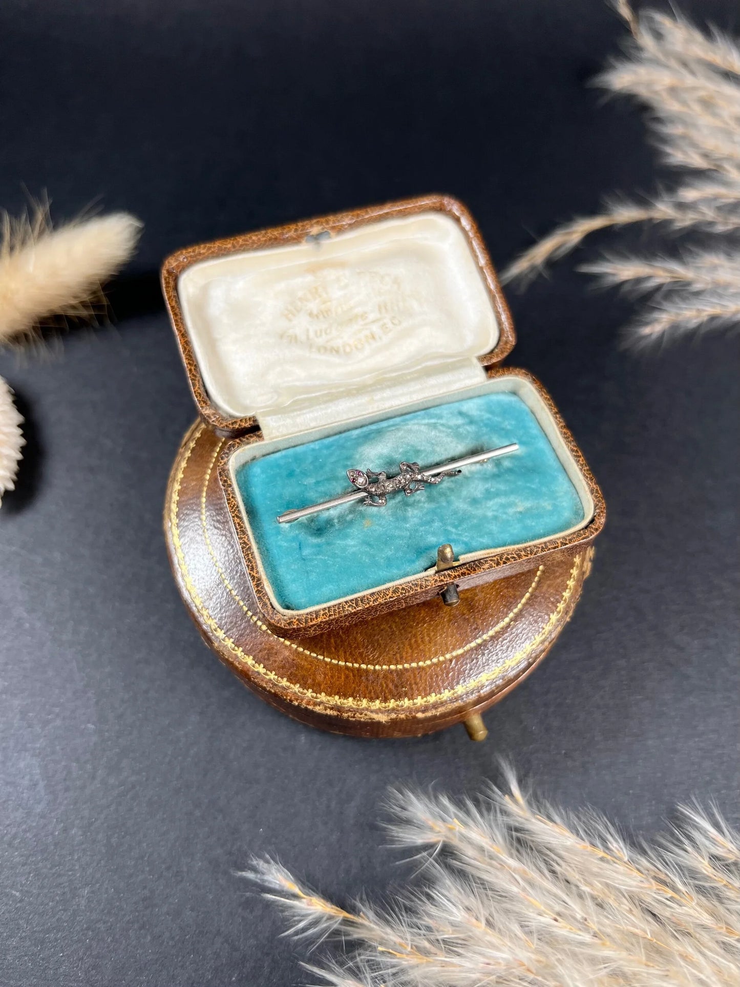 Antique 15ct Gold & Platinum, Victorian Diamond Lizard Brooch