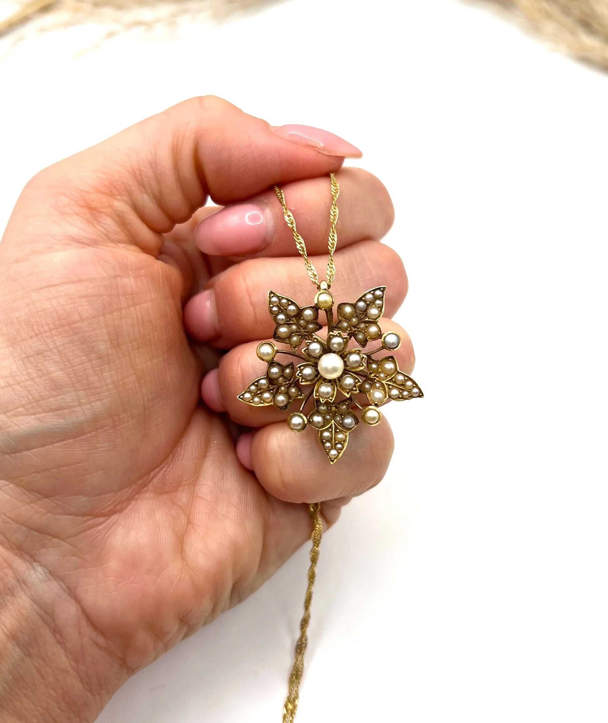 Antique 15 ct Gold, Edwardian Natural Seed Pearl Flower Pendant/Brooch