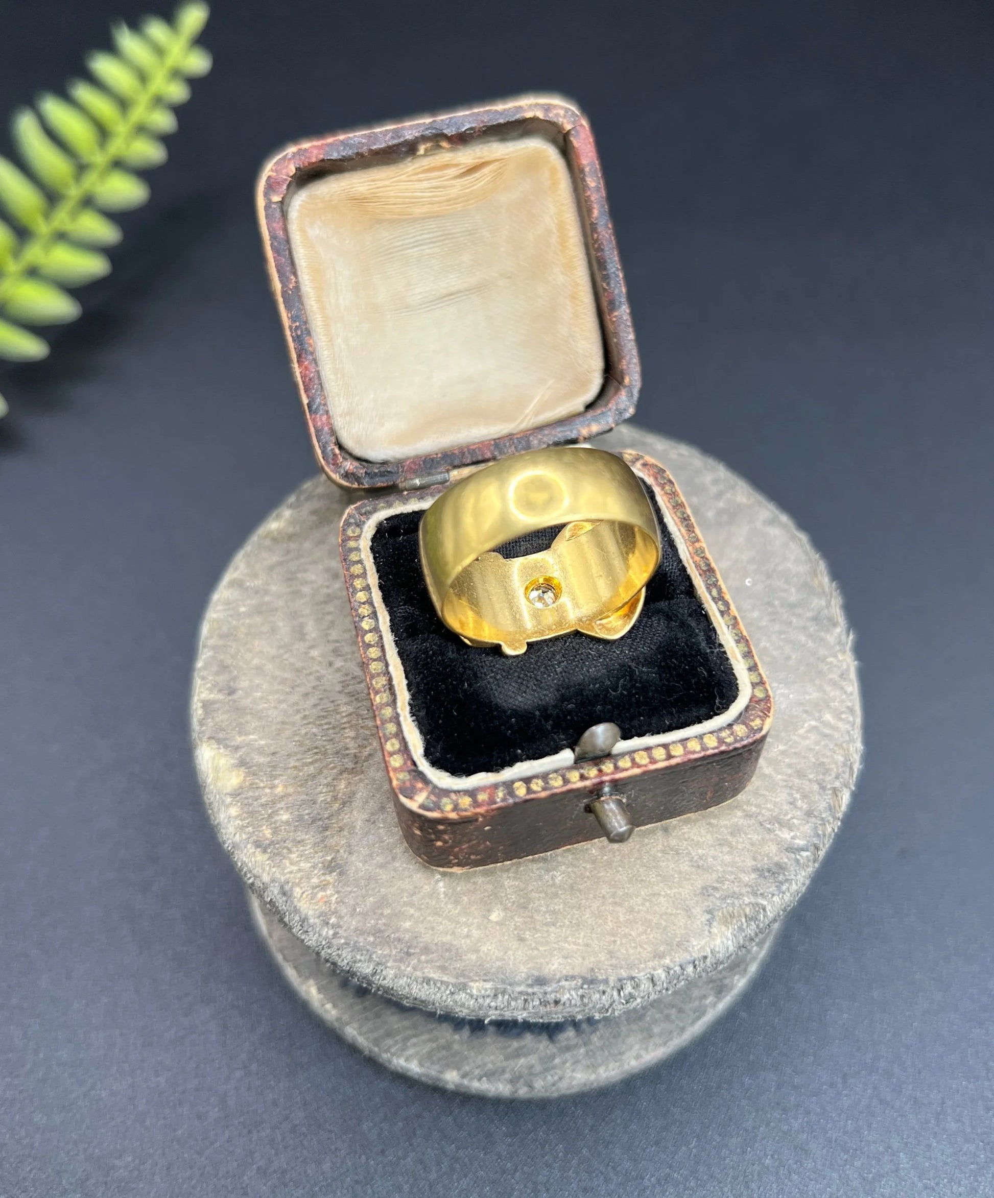 Antique 18 Carat Yellow Gold Star Set Diamond Buckle Ring, Hallmarked London 1915