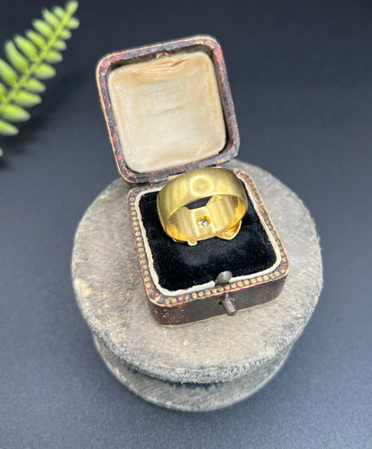 Antique 18 Carat Yellow Gold Star Set Diamond Buckle Ring, Hallmarked London 1915