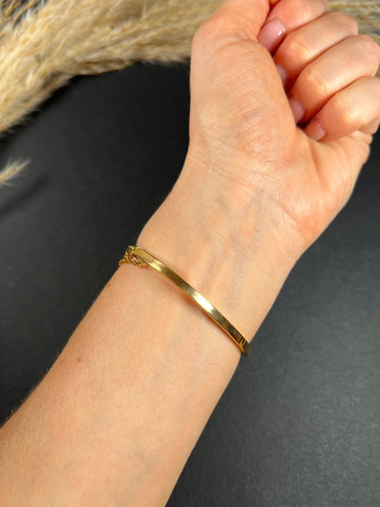 Vintage 15 Carat Yellow Gold, 1930's Ruby And Diamond Crossover Bangle