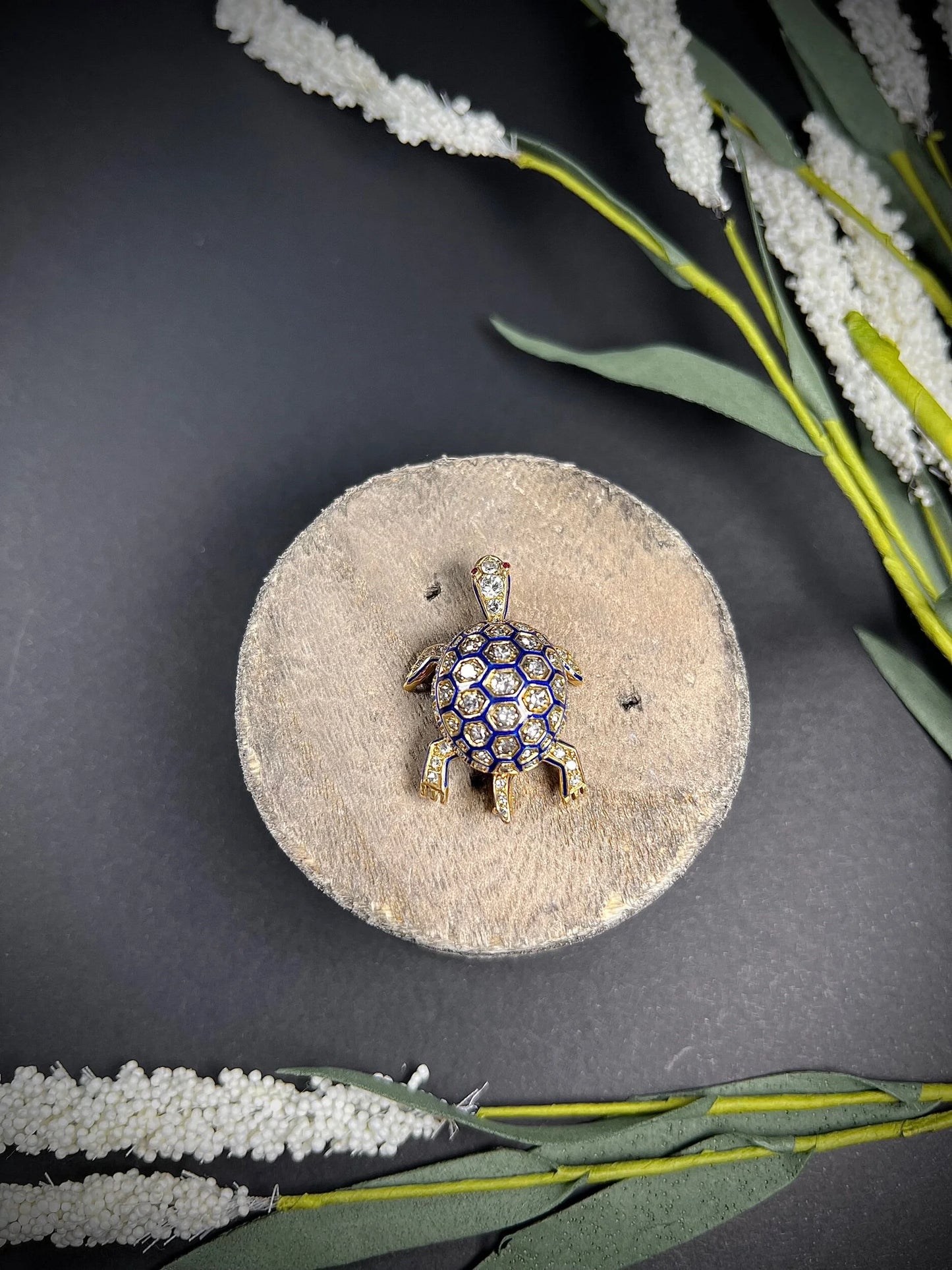 Art Deco 18 Carat Yellow Gold, Blue Enamel and Diamond Tortoise Brooch, 2.00 Carats