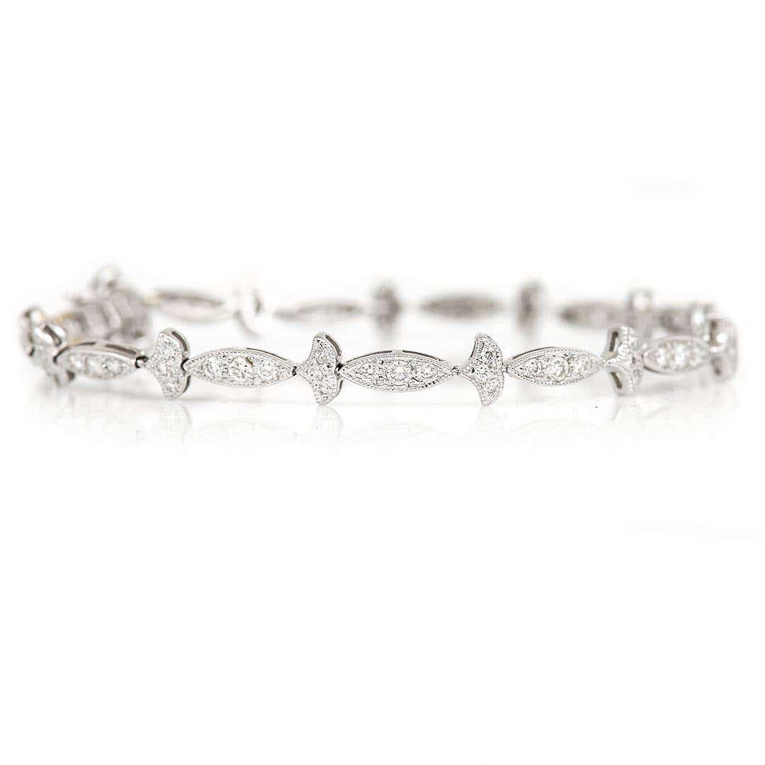 Contemporary 18ct White Gold 1.25ct Diamond Fleur De Lis Style Bracelet