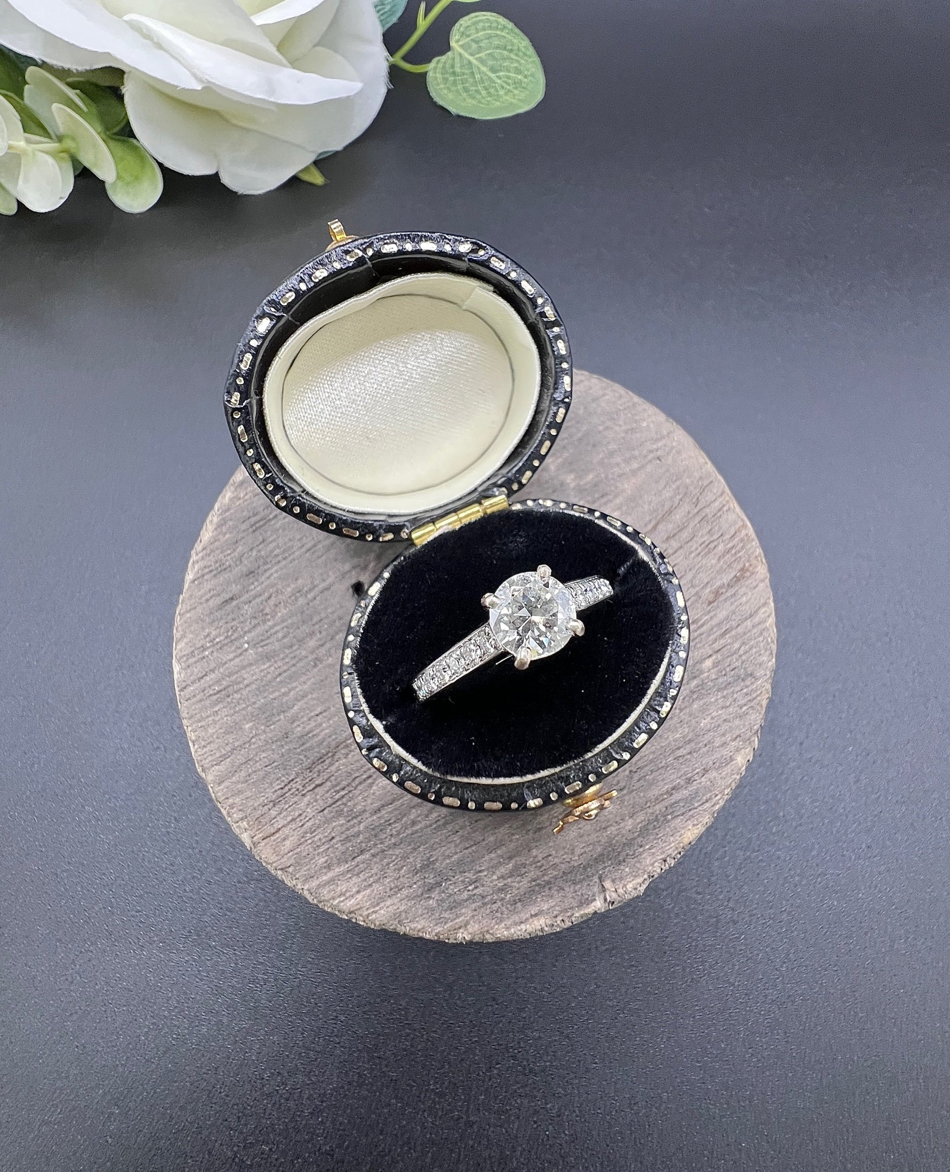 Vintage Platinum, 1930s 0.89 Carat Diamond Engagement Ring