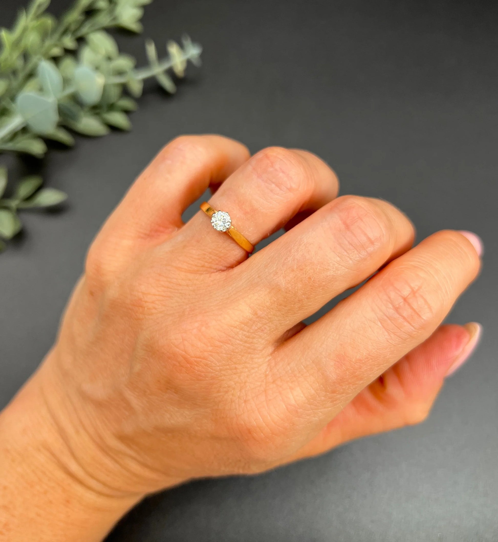 Vintage 18 ct Yellow Gold Diamond Single Stone Engagement Ring,