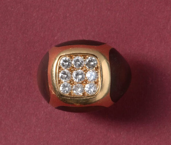 Vintage Boucheron Diamond, 18ct Gold and Tortoiseshell Ring; set with nine brilliant-cut diamonds, 0.90cts, tortoiseshell inlay, signed and numbered, Circa 1970