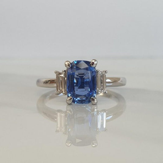 Burmese Sapphire 1.65ct and Diamond Platinum Ring