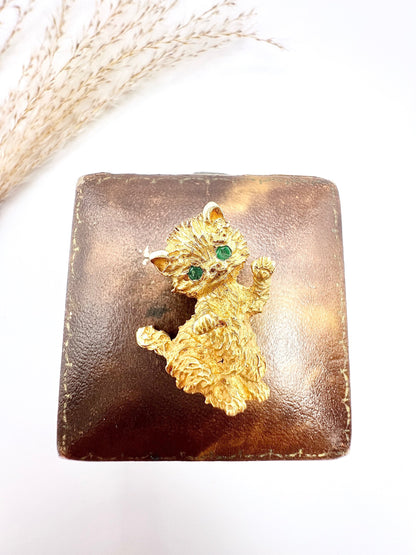 Vintage 14 Carat Yellow Gold Cat Brooch with Emerald Eyes, Circa 1960