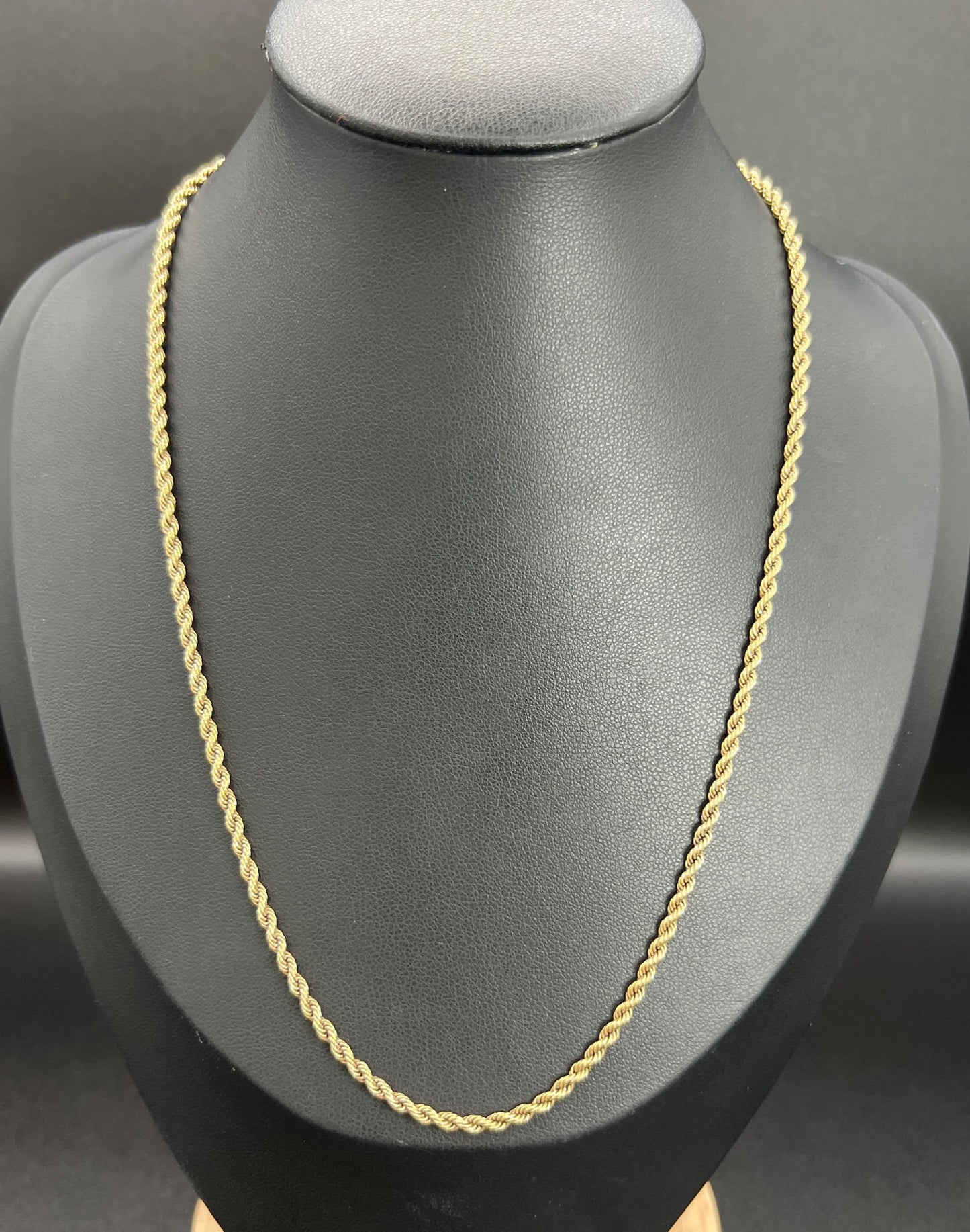 Antique 15 Carat Yellow Gold 16 1/2 Inch Solid Rope Link Chain, Circa 1890