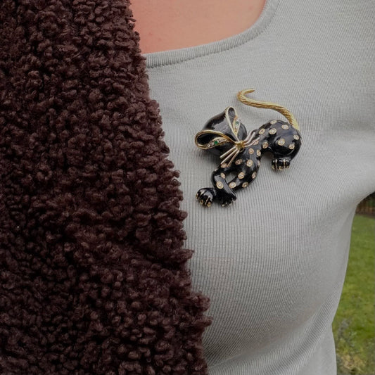 Kutchinsky gold brooch cat and diamonds black 