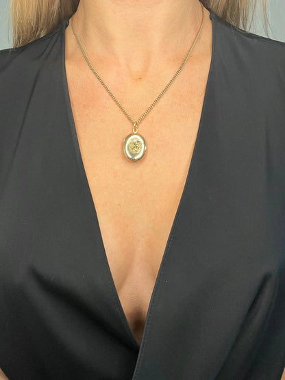 Antique Edwardian 15 Carat Yellow Gold Pearl Flower Oval Locket, Circa 1900
