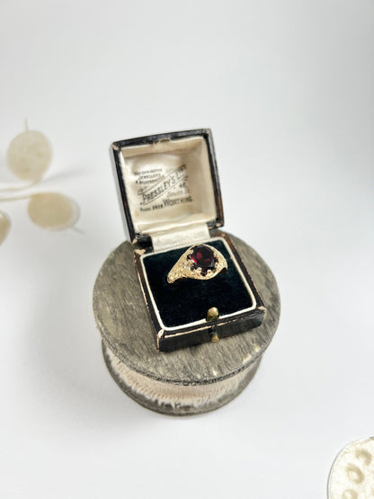 Antique 15ct Yellow Gold Stamped, Fancy Victorian Faceted Oval Garnet Ring, Hallmarked Birmingham 1890