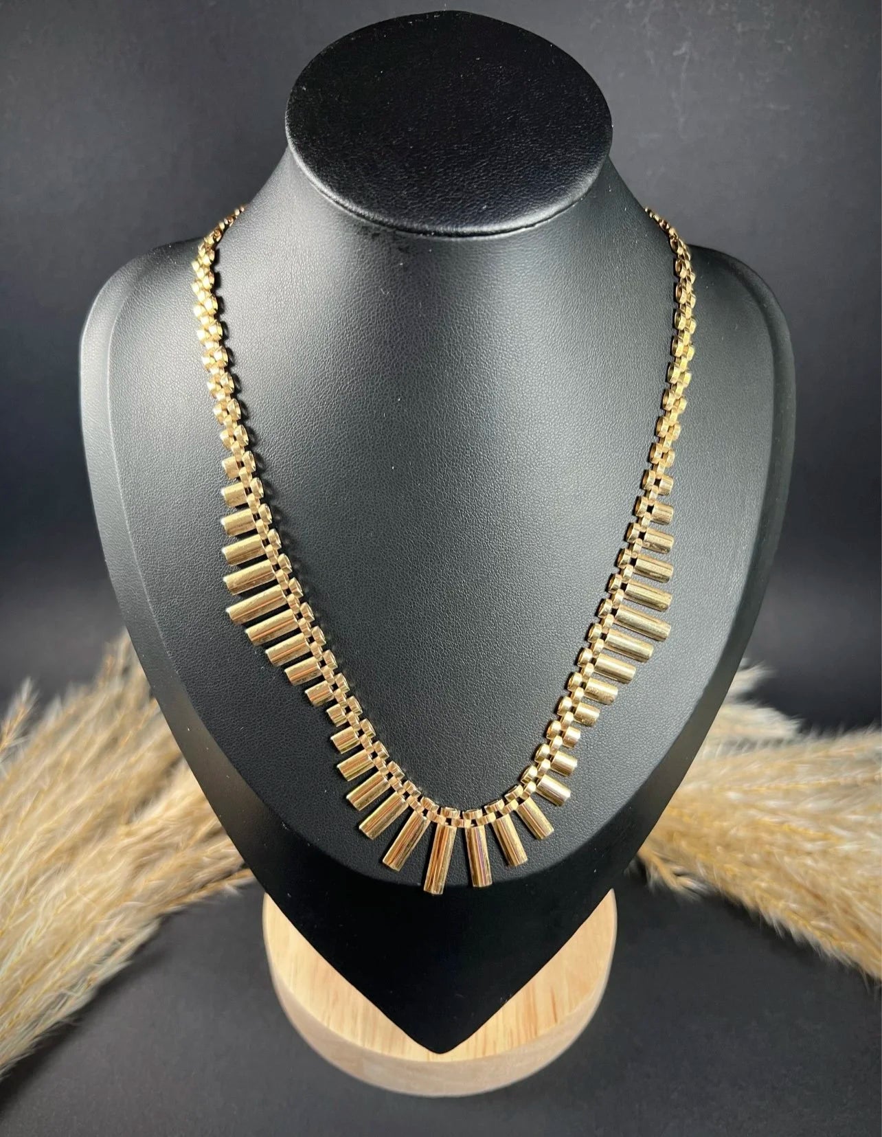 Vintage 9 Carat Yellow Gold 1940's Cleopatra Necklace in Original Fitted Box
