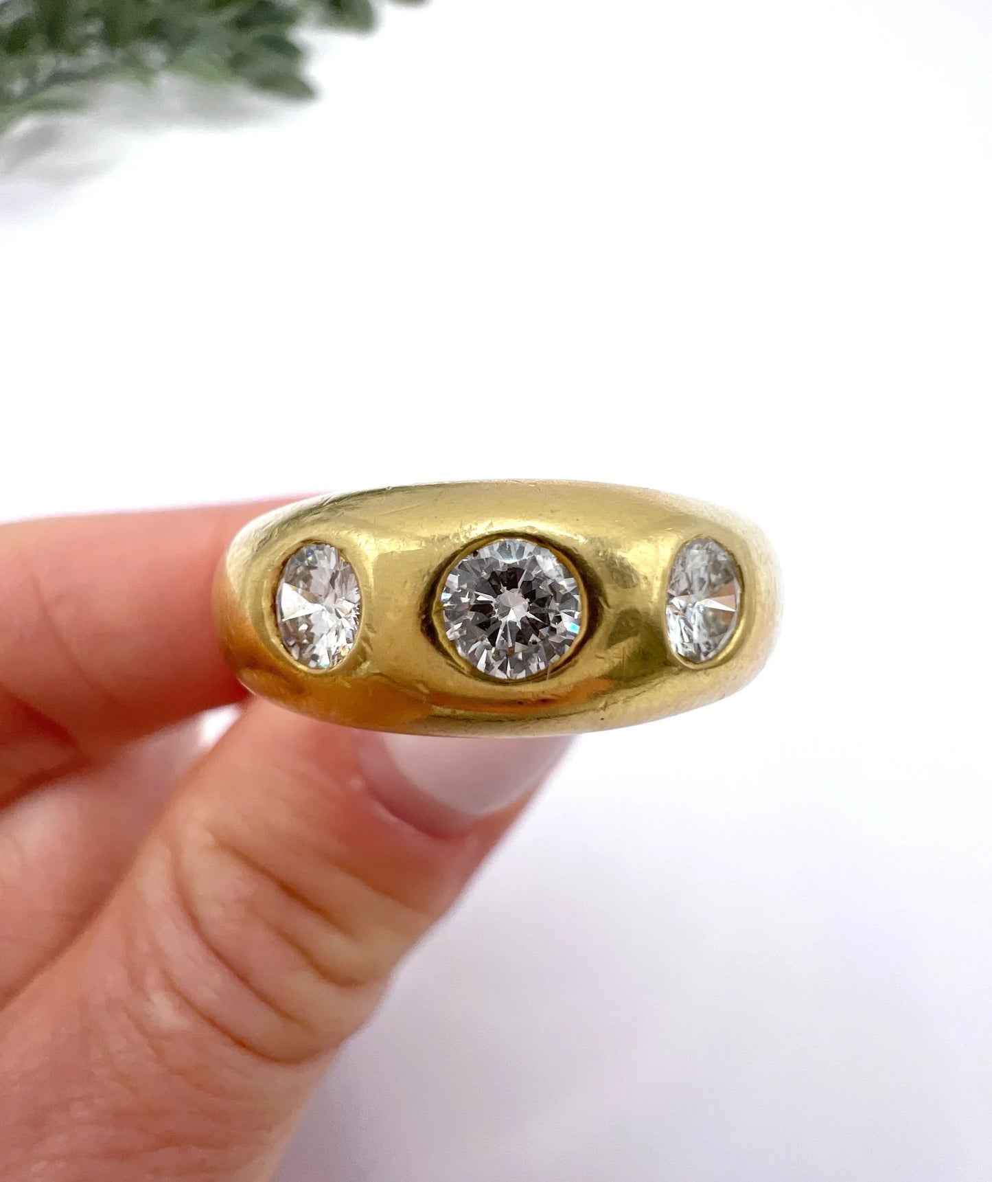 Vintage 18 Carat Yellow Gold Three Stone Diamond Band Ring, Hallmarked London 1992