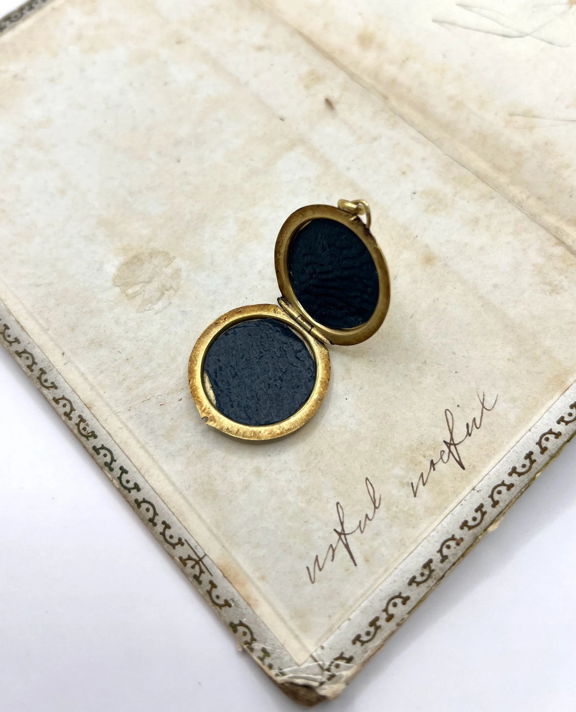 Antique 15ct Yellow Gold, Edwardian era Greek Key White Enamel Round Locket