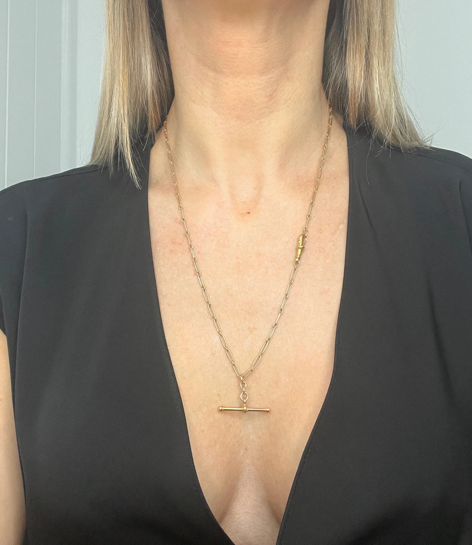 Antique 15 Carat Yellow Gold 1920's Long Fetter Link Chain With Swivel Clip And T-bar