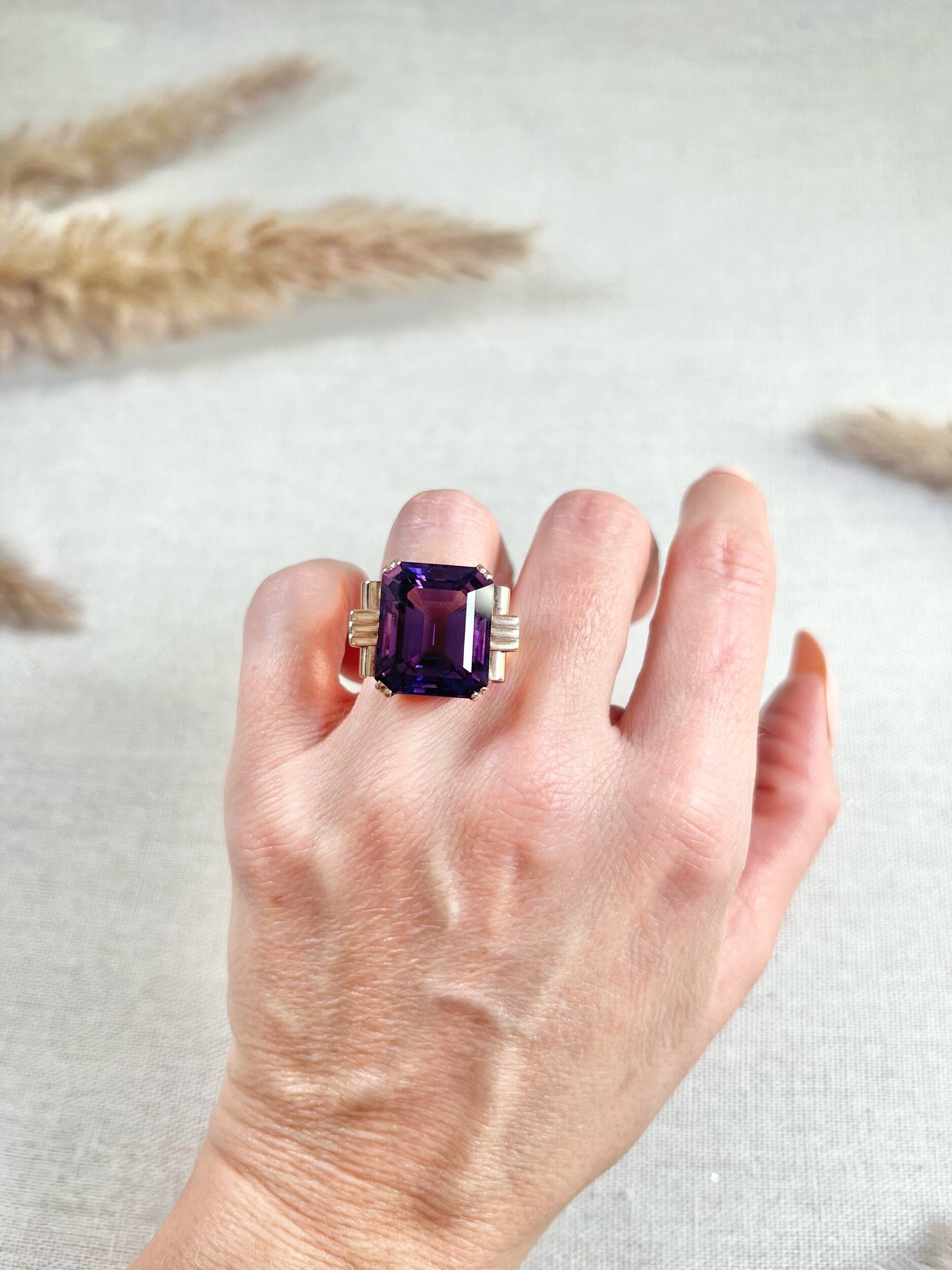 Vintage 14 Carat Yellow Gold Large Amethyst Cocktail Ring, Circa 1940