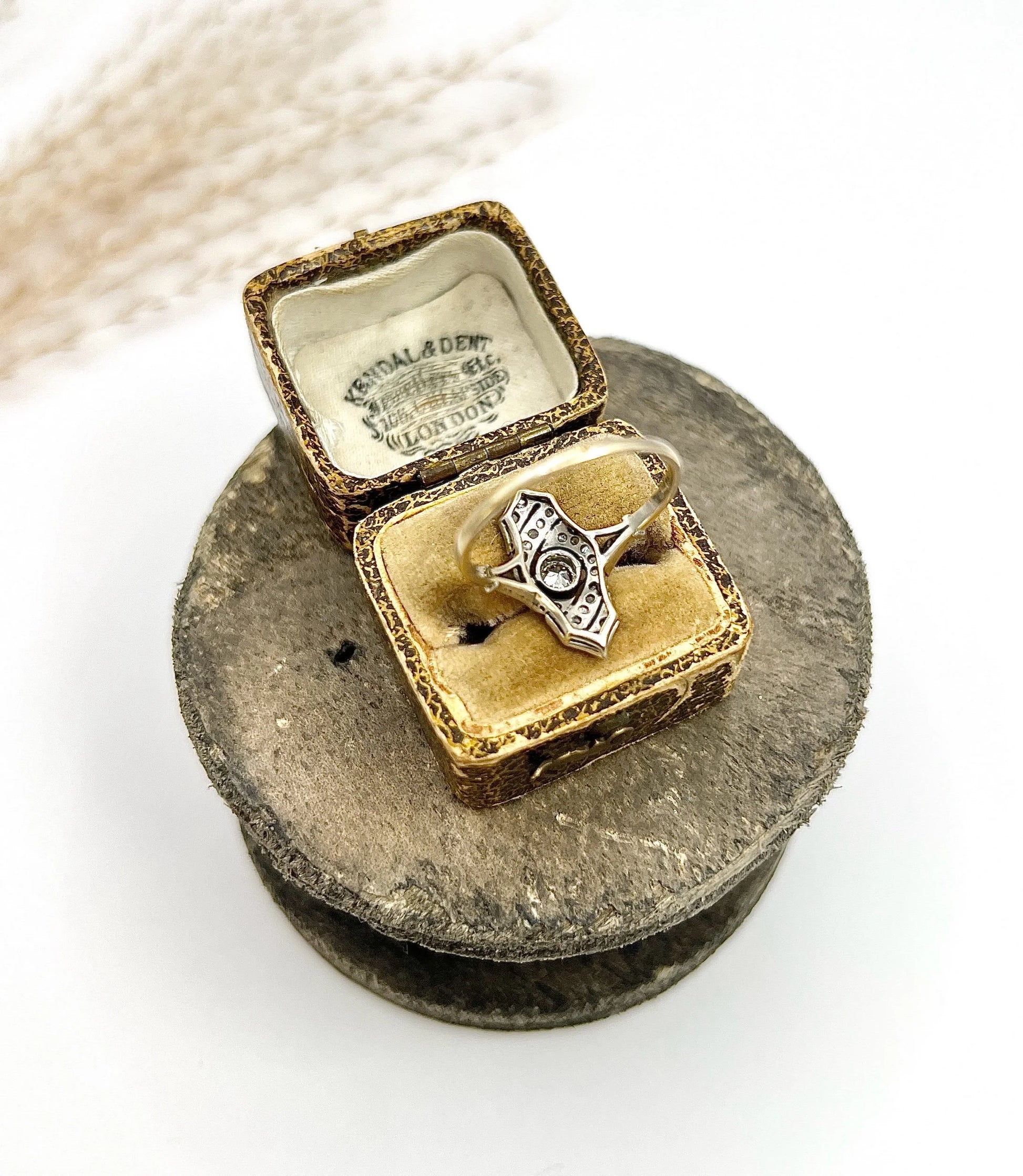 Antique 18 Carat Gold and Platinum Diamond Figure of Eight Shaped Ring, Circa 1910