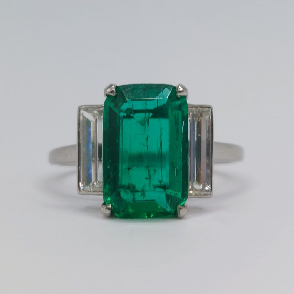 Colombian Emerald Ring with Baguette Diamond Shoulders in Platinum