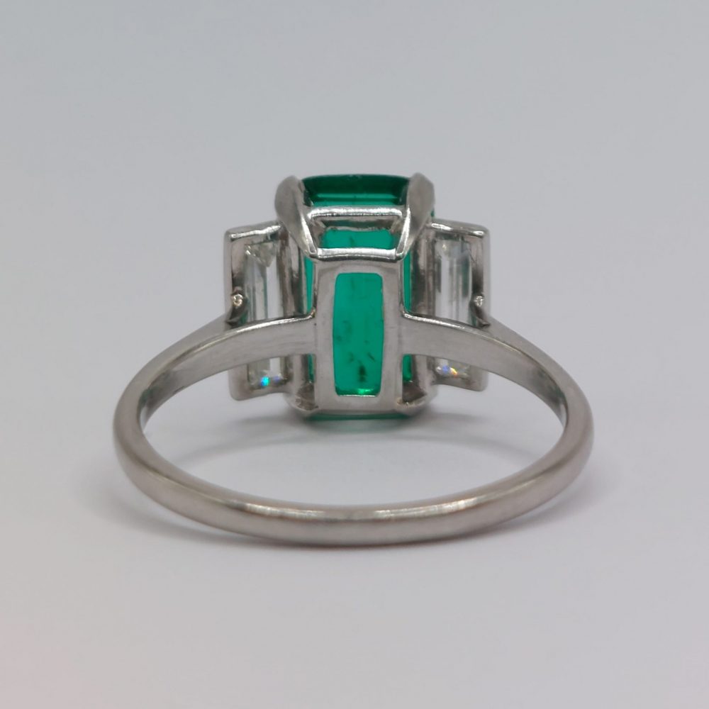 Colombian Emerald Ring with Baguette Diamond Shoulders in Platinum