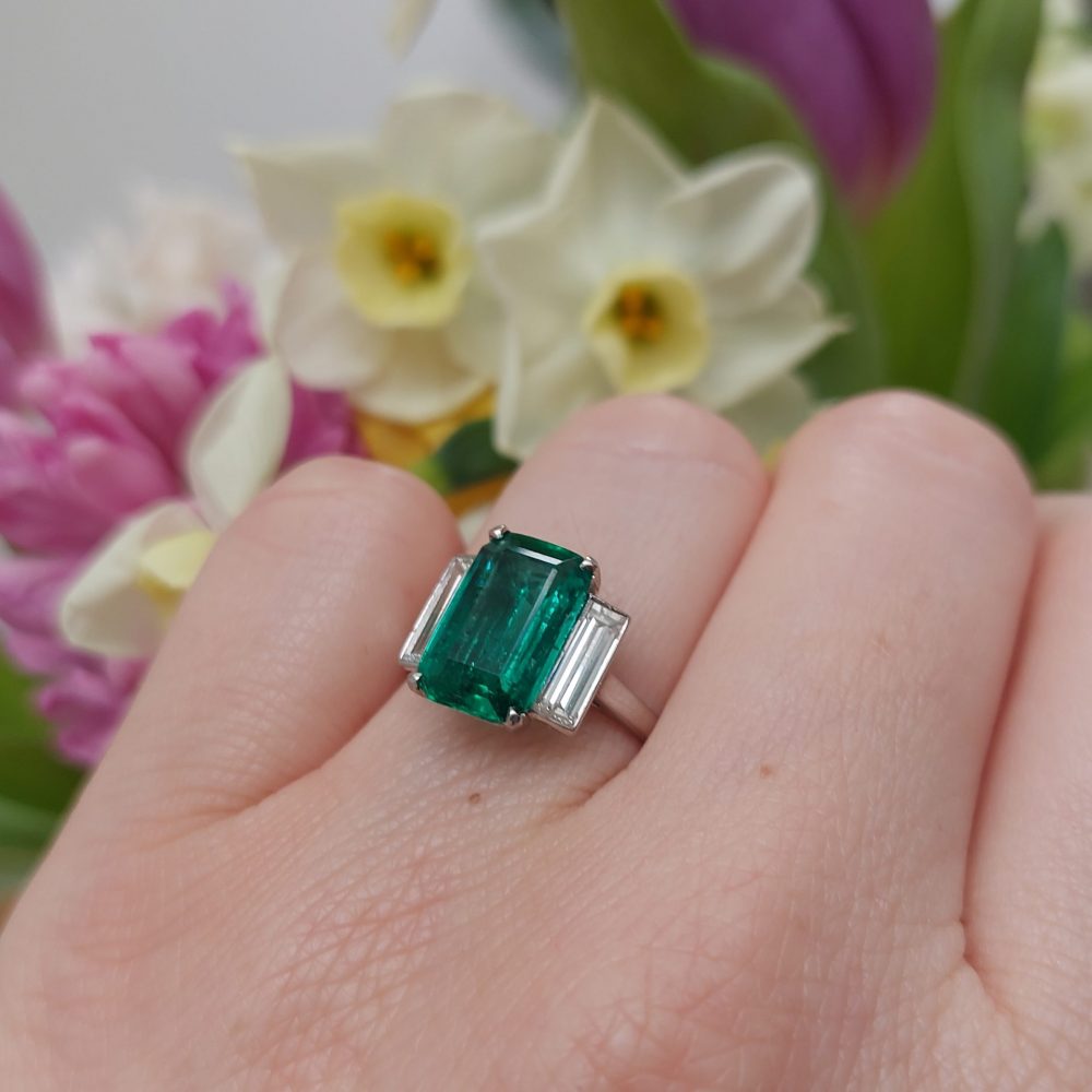 Colombian Emerald Ring with Baguette Diamond Shoulders in Platinum