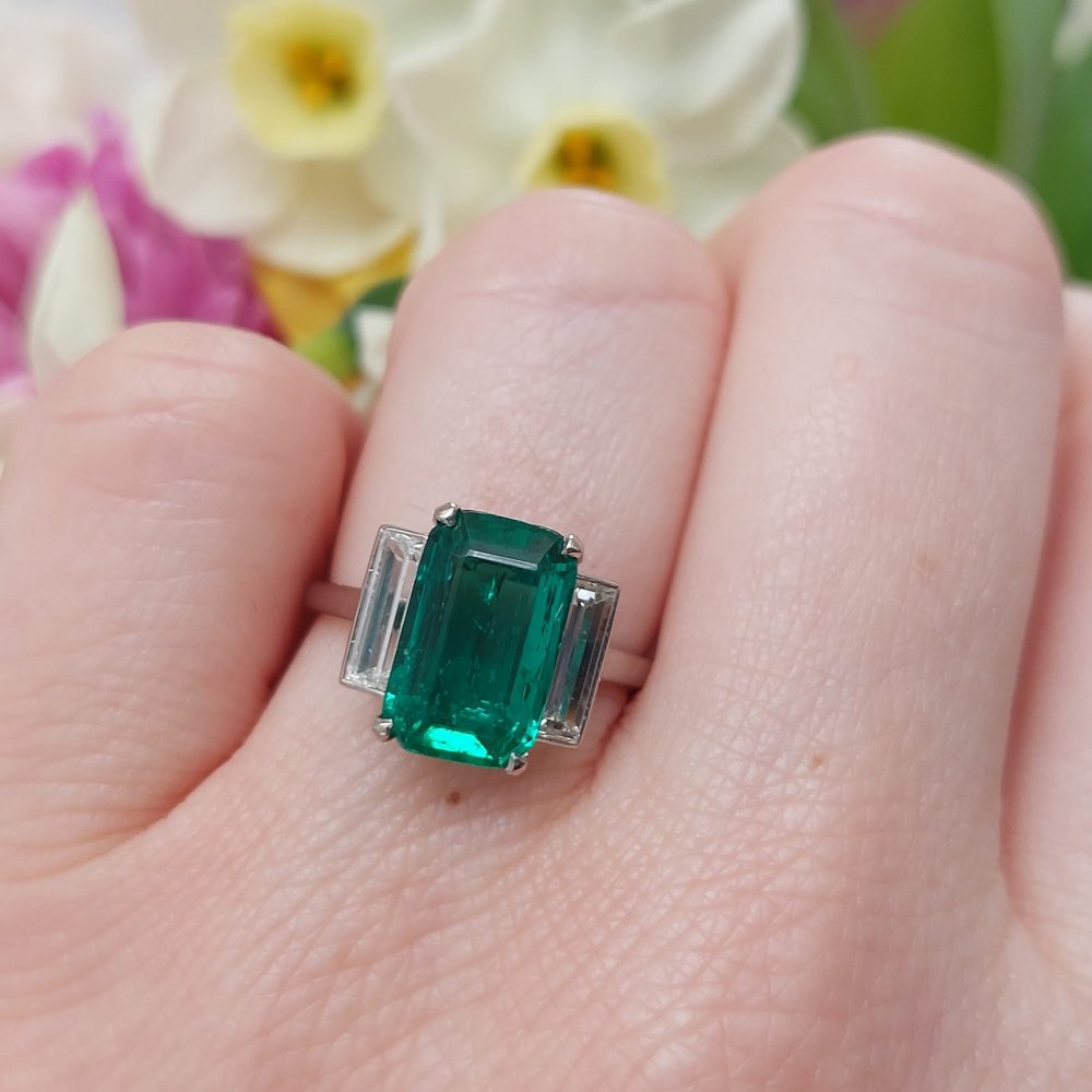 Colombian Emerald Ring with Baguette Diamond Shoulders in Platinum