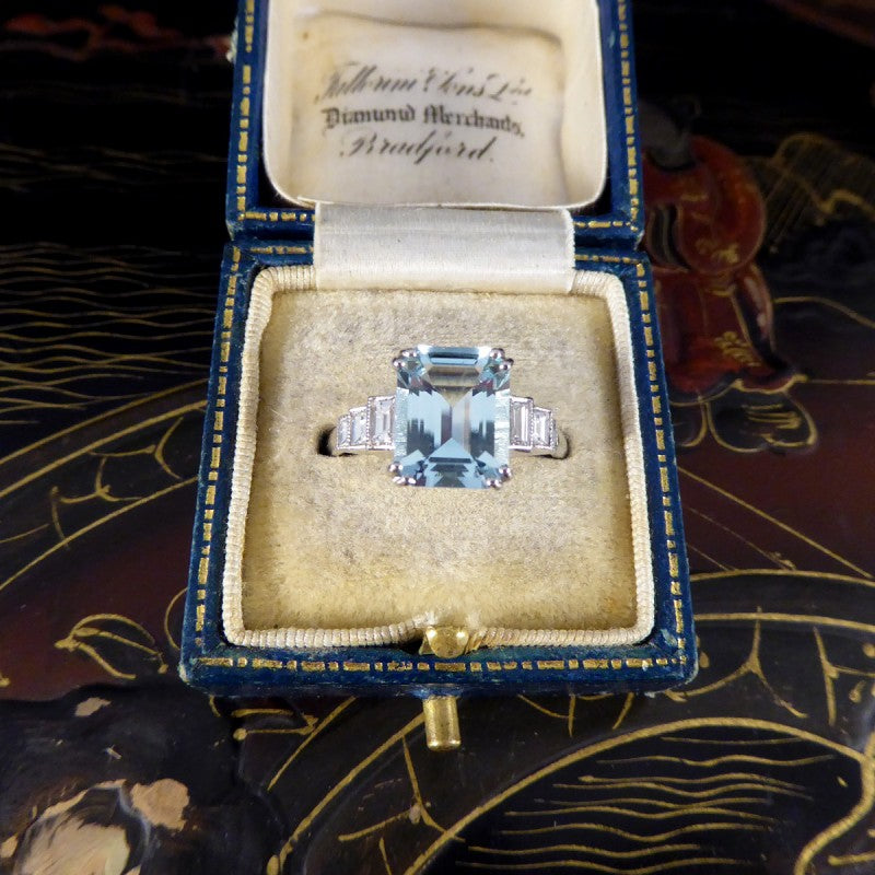 Contemporary 2.80ct Aquamarine and Diamond Ring