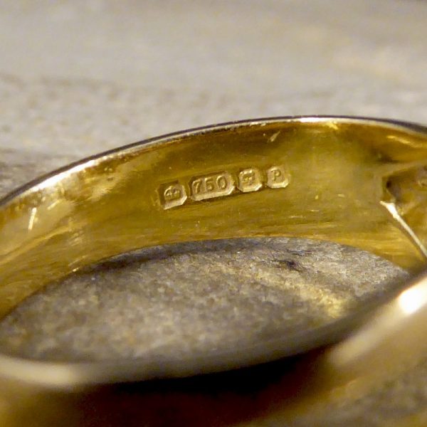 Contemporary Kite Shape Diamond 1.15ct Gold Ring